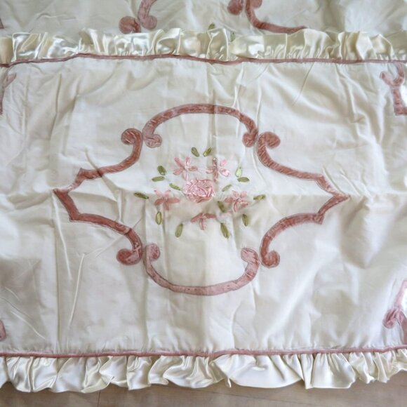New Vintage King Shams Bedskirt Set Silk Ribbon Rose Velvet Design Cream Satin - Picture 5 of 16